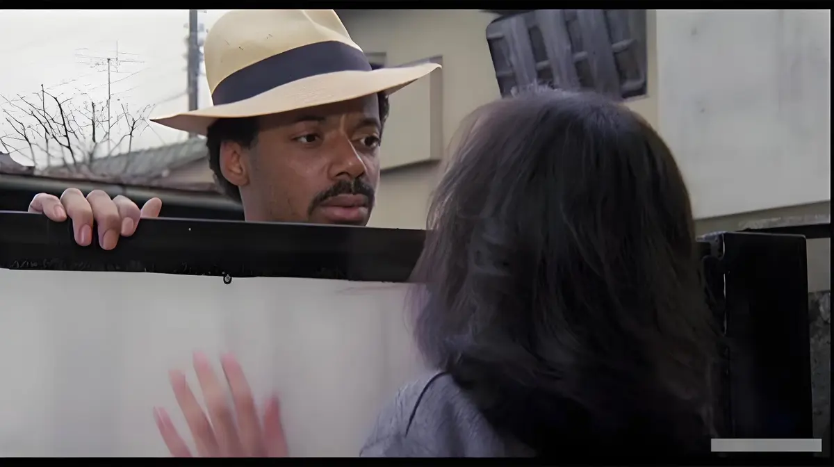 《黑色的皮肤上哭泣的女人》相关资源图片