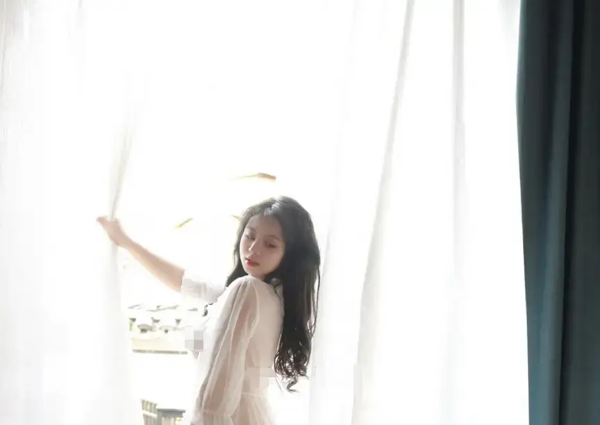 《妻子的诱惑》相关资源图片