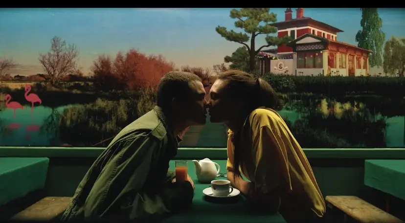 《爱恋》相关资源图片