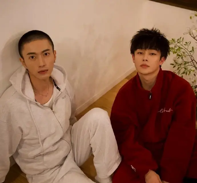 《这见鬼的工作》相关资源图片