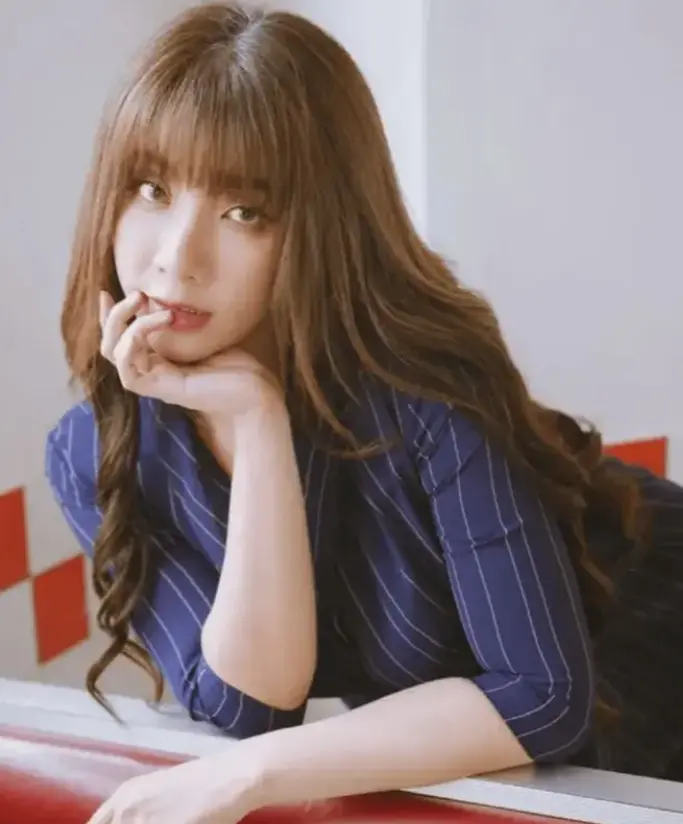 《吴梦梦》相关资源图片