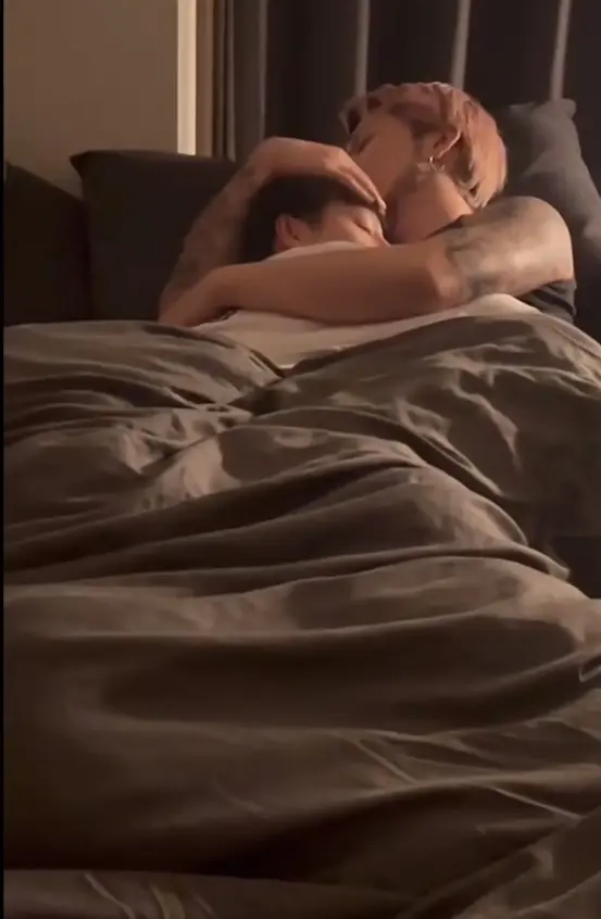 《花臂老师》相关资源图片