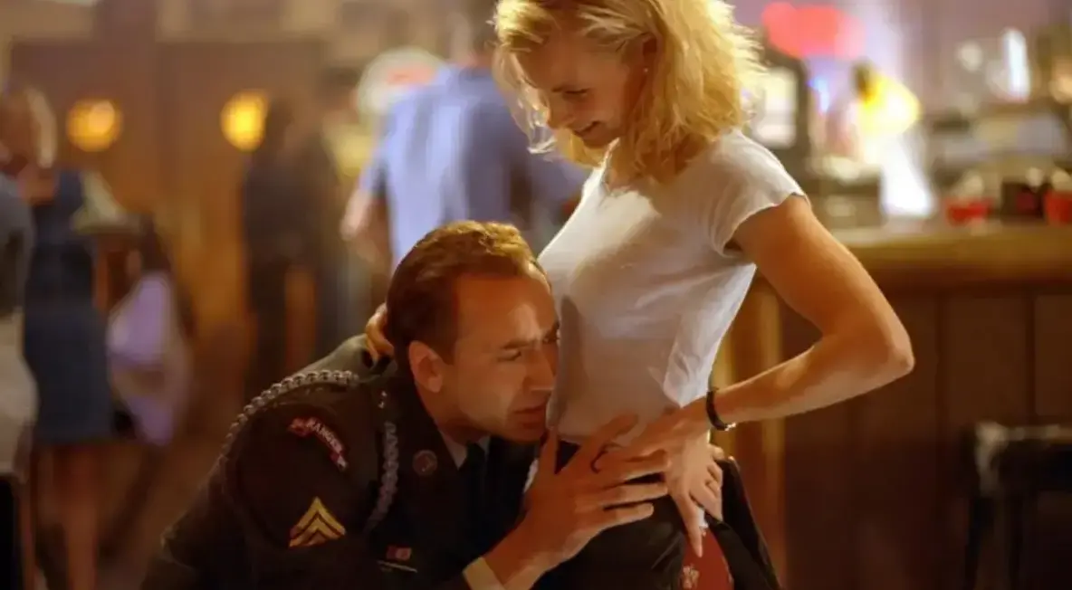 《空中瑜伽/空中监狱》相关资源图片