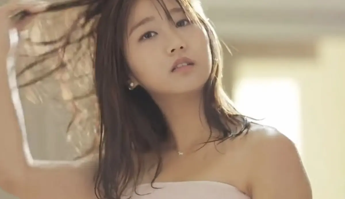 《表妹》相关资源图片