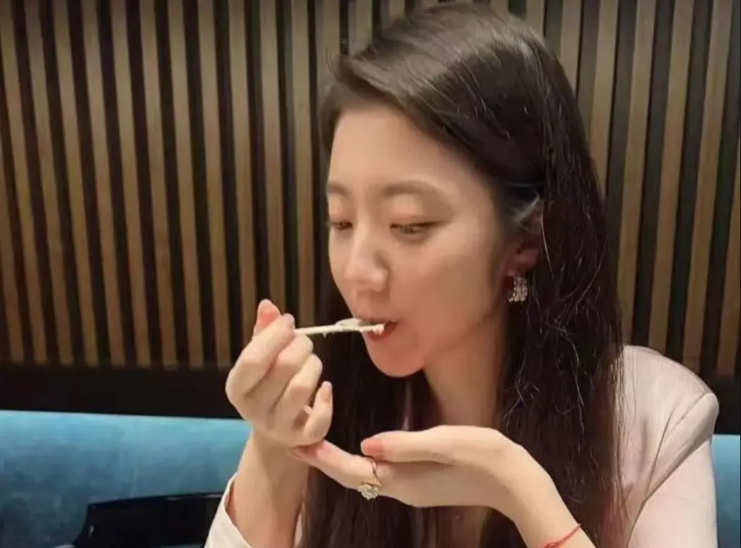 《警花张津瑜》相关资源图片