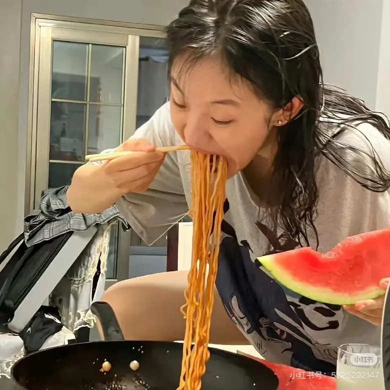 《特殊的按摩精油》相关资源图片